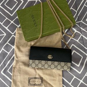 Gucci GG Marmont Chain Wallet